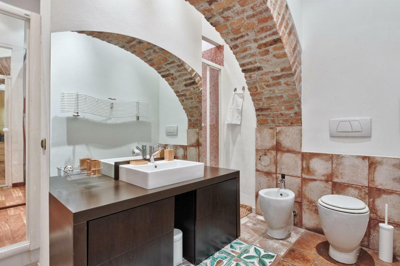 Moleloca - La Casa Del Toro Turin Exteriör bild